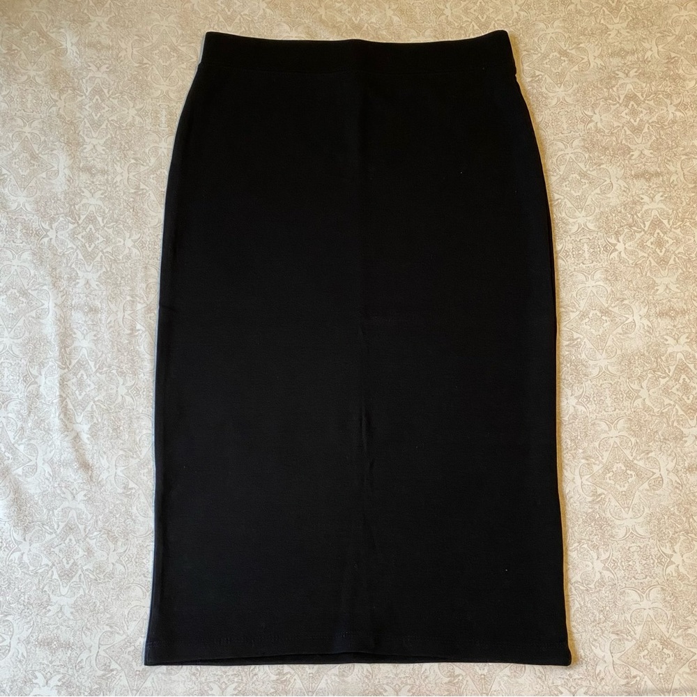 *NEW* Black Midi Skirt 🖤